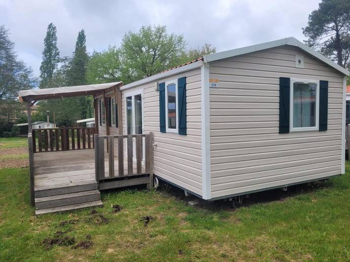 Camping pour 11 personnes, avec Terrasse ainsi que Jardin et Piscine à Lit-et-Mixe
