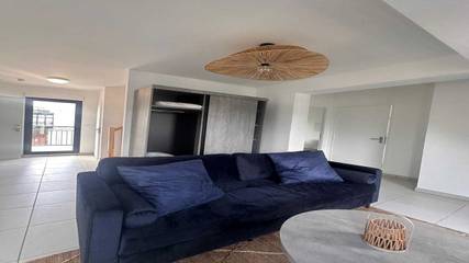 Gîte pour 9 personnes à Suresnes