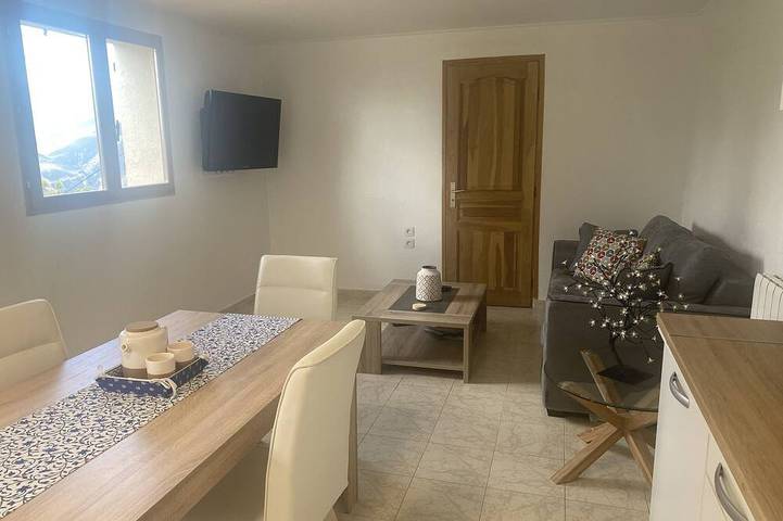 Mercantour retreat in a serene private  12.5 acres of land in Châteauneuf-Grasse, Mittelmeerküste (Frankreich)