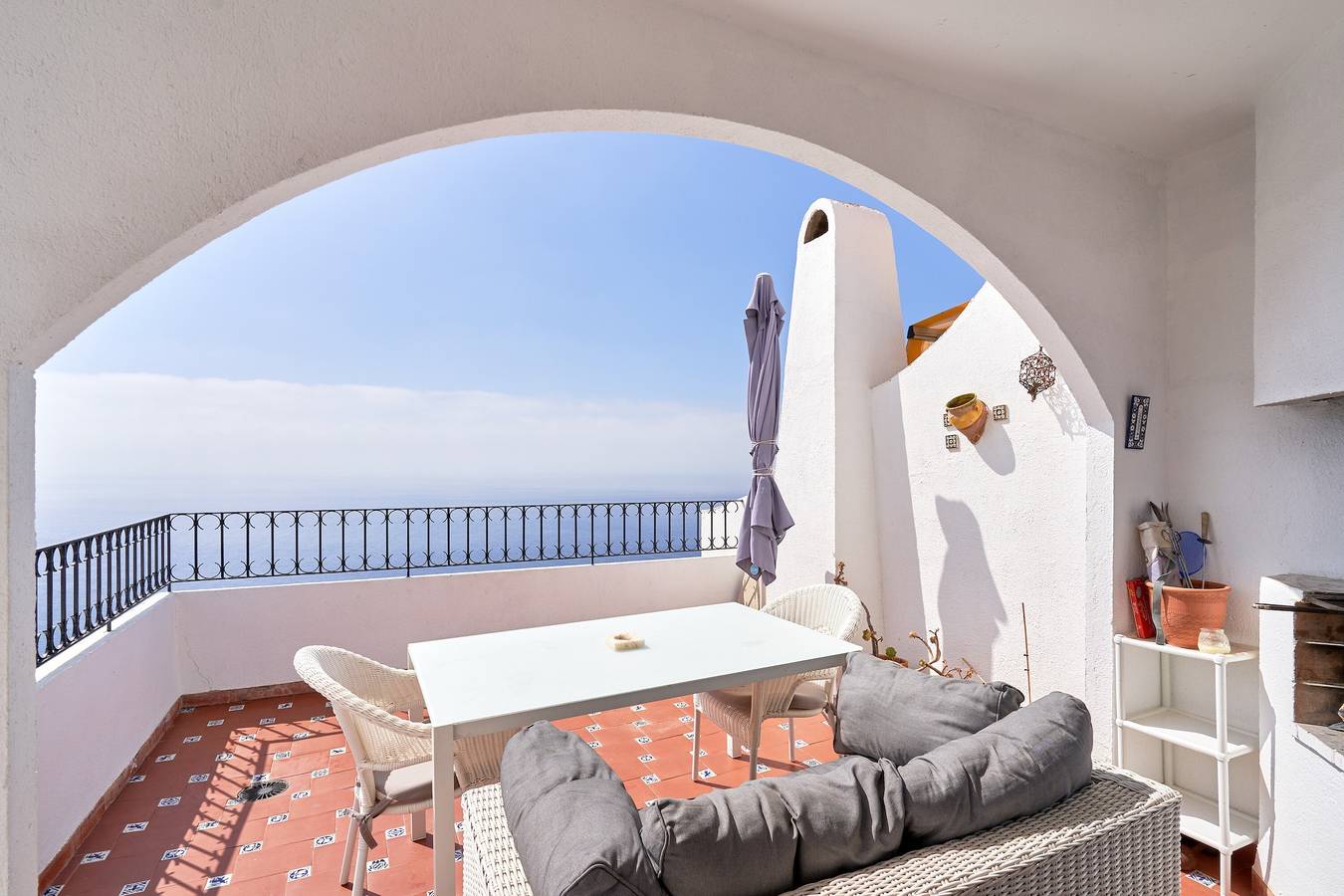 Apartamento entero, Apartamento 'Atalaya' con vistas al mar, Wi-Fi y aire acondicionado in Almuñecar, Costa Tropical