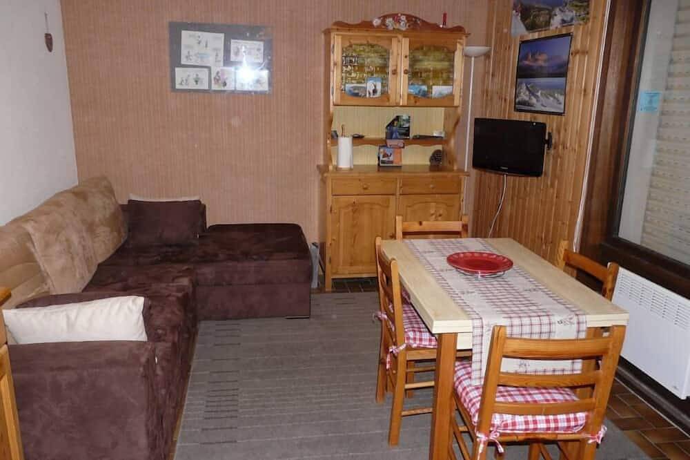 Entire apartment, Family resort, panoramic with views of Lake Leman, near Switzerland in Thollon-les-Mémises, Thonon-les-Bains region