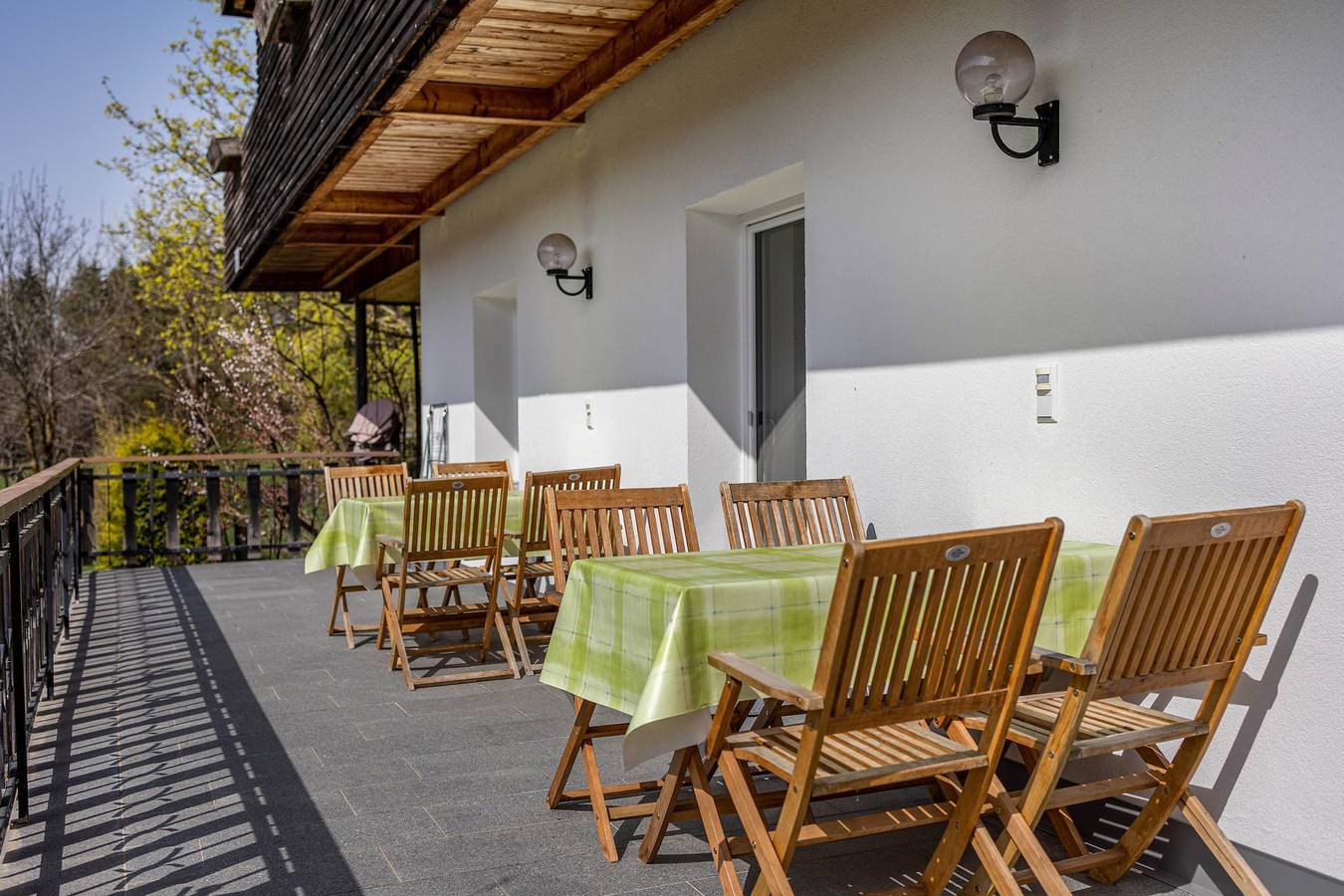 Ganze Wohnung, Ferienwohnung 'Silbernagl Terrasse - Blick Zum See' mit Gemeinschaftsterrasse und Wlan in Issing, Pfalzen