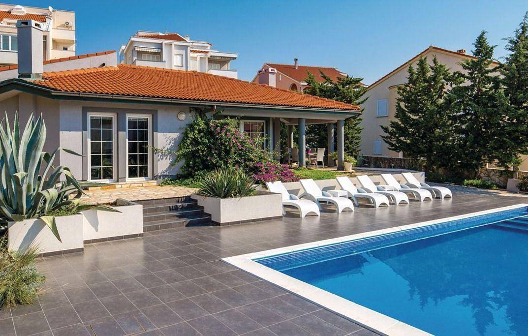 Holiday Home Antonija with Private pool in Novalja, Pag Island