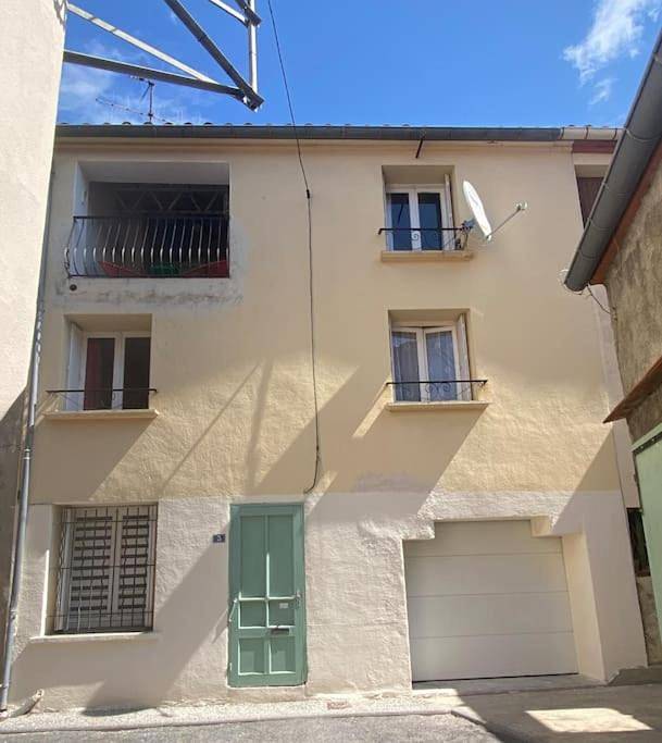 Location de vacances pour 6 personnes, avec vue et balcon à Maury - 2