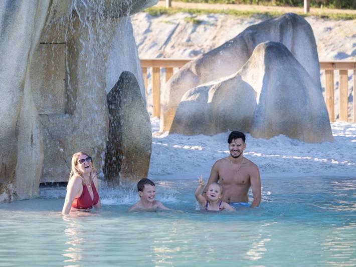 Gîte pour 8 personnes, avec piscine à Dienné - 4
