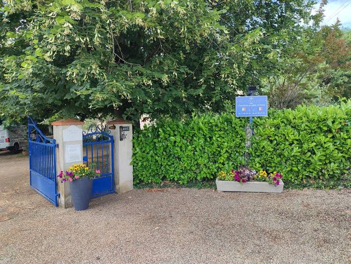 Chambre d’hôte pour 2 personnes, avec Terrasse et Jardin ainsi que Piscine et Vue