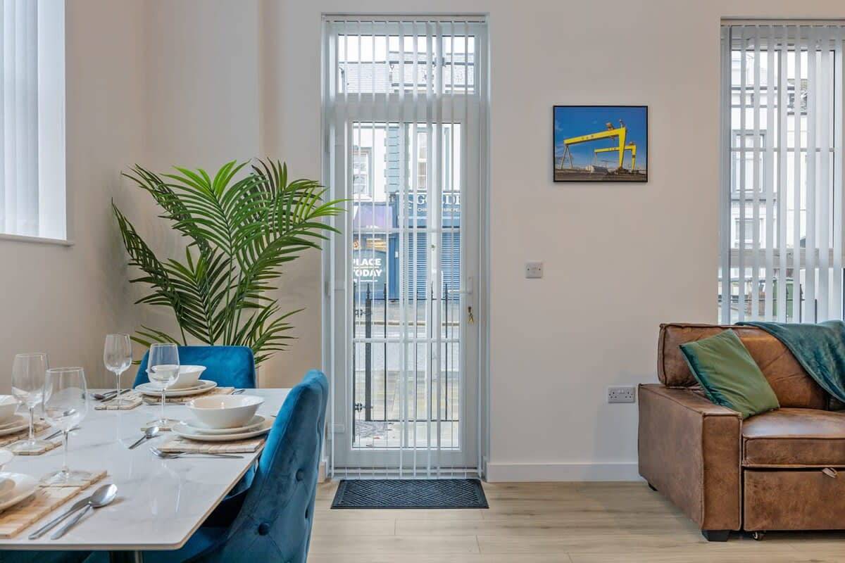 Ganze Wohnung, 2Br Apartment in East Village near Belfast Centre in Belfast, Grafschaft Down