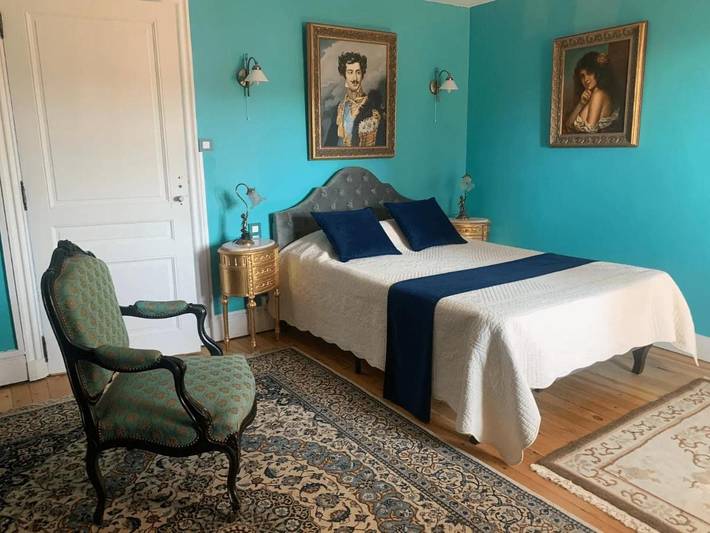 Gîte pour 2 personnes, avec jardin et piscine ainsi que balcon et vue à Thizy-les-Bourgs - 2