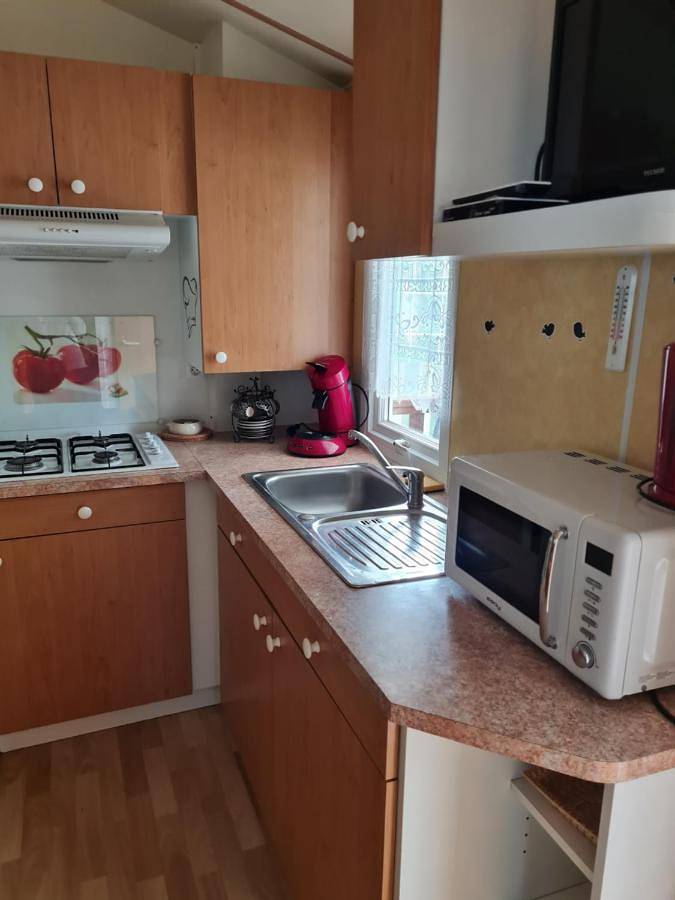 Camping pour 4 personnes, avec jardin et sauna ainsi que bassin pour enfant et piscine, adapté aux familles à Saint-Denis-d'Oléron - 4