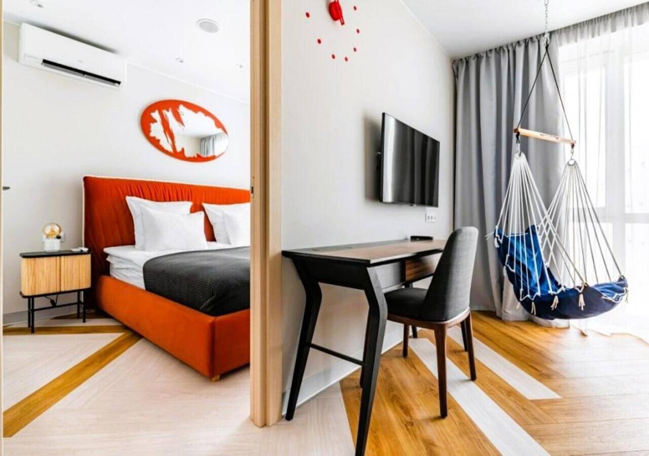 One-Bedroom Apartment in Chatou, Yvelines