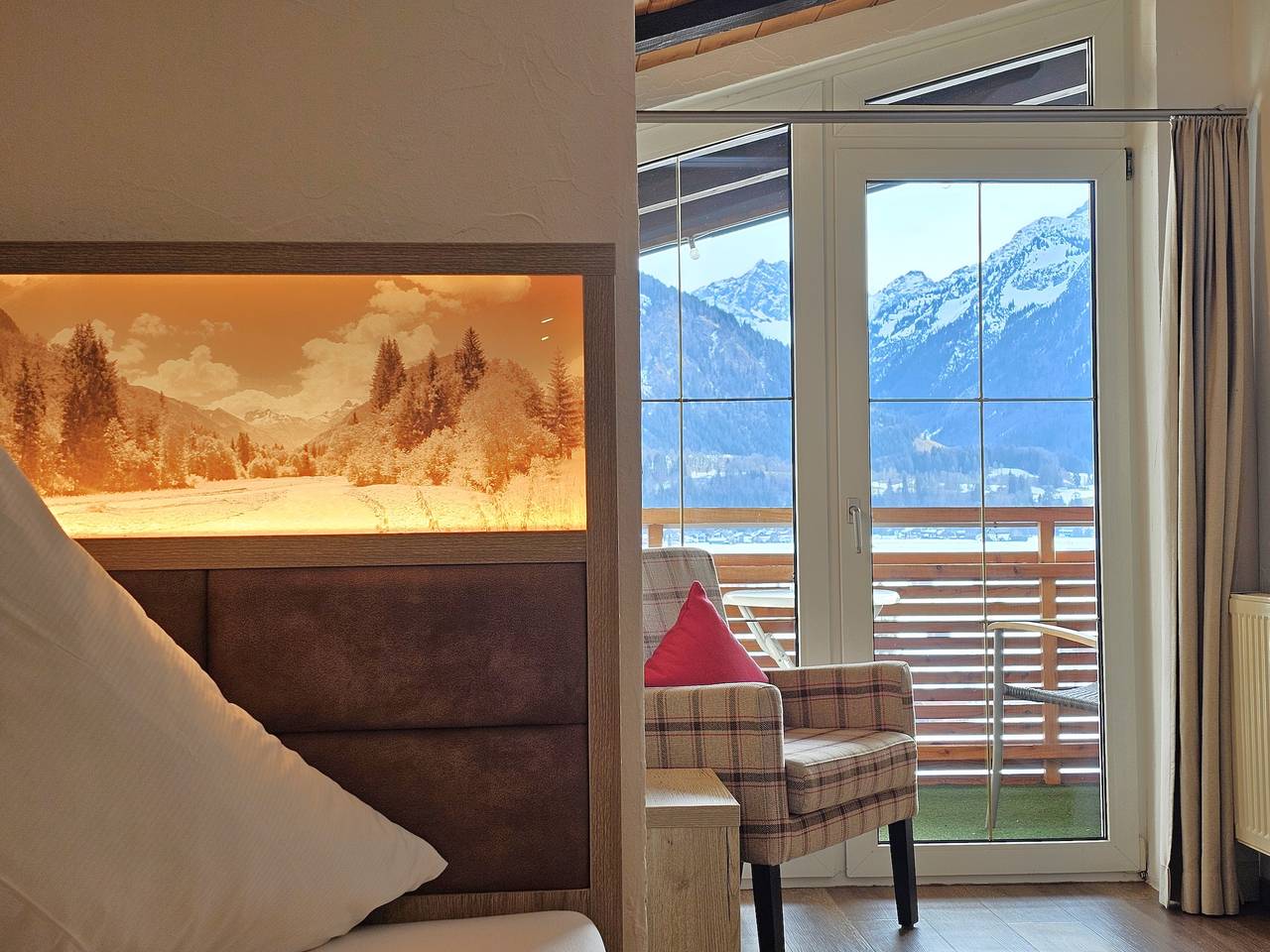 Zweibett Zimmer mit Ost-Süd Premium-Panoramabalkon in Oberstdorf, Bayerisch Schwaben