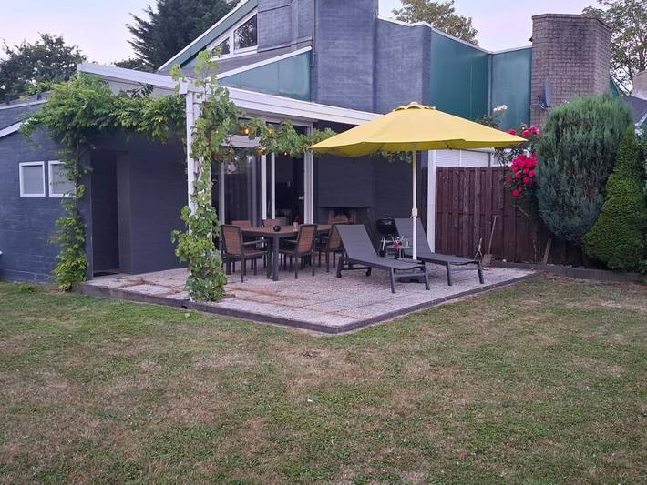 Ferienhaus für 6 Personen, mit Whirlpool und Terrasse sowie Garten und Sauna in Kortgene