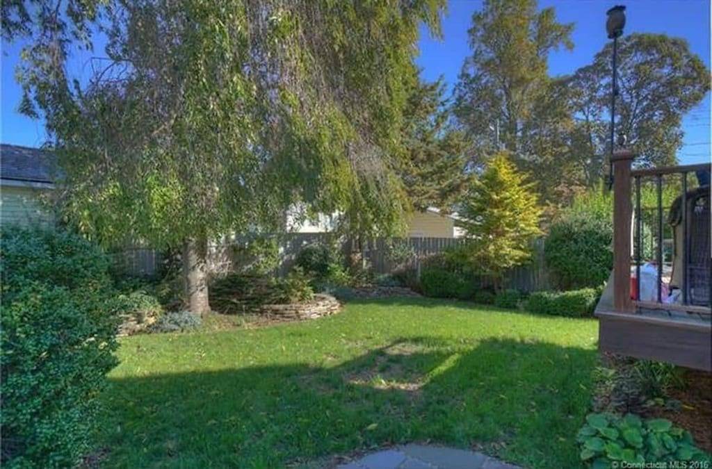 Walk to downtown! Ideal location for Mystic adventures. in Mystic, Connecticut