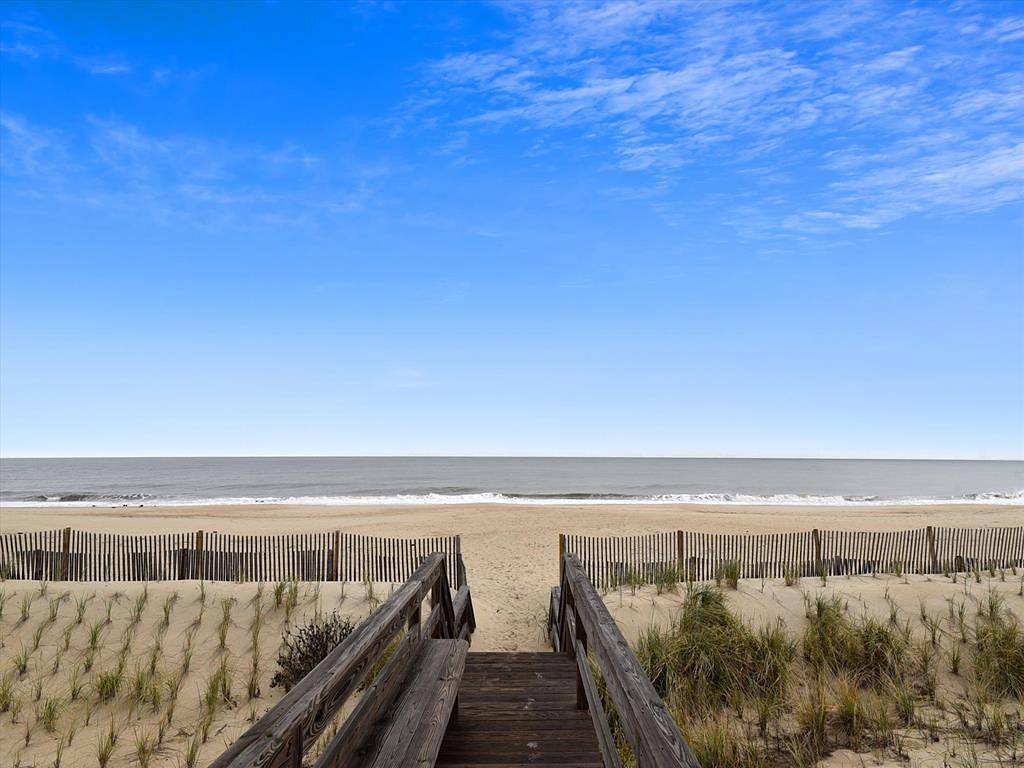 39651 Bayberry Dunes Lane in Sussex Shores, Sussex County (Delaware)