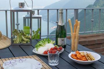 Vakantieappartement voor 6 Personen in Gemeente Parzanica, Provincie Bergamo, Afbeelding 2