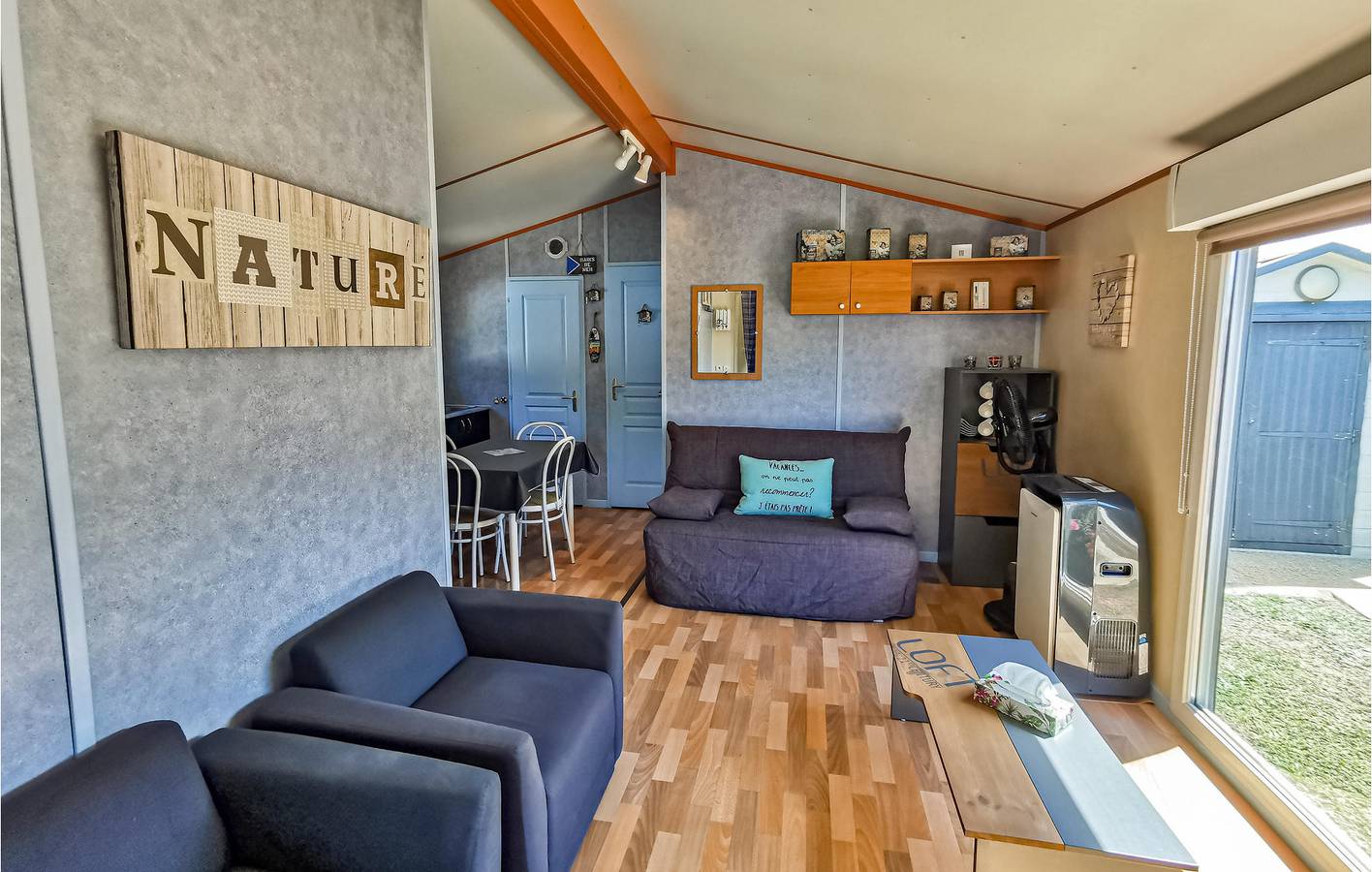 Charmant appartement avec piscine et garage, à proximité de la ville et de la rivière in L'Aiguillon-sur-Vie, Vallée de la Loire