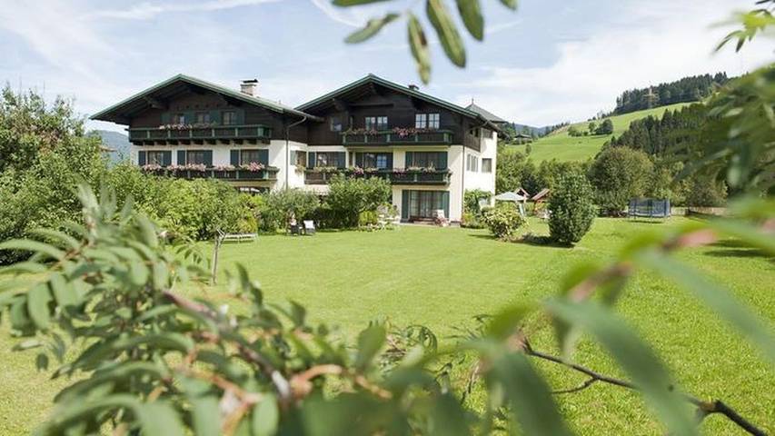 Hütte für 2 Personen, mit Garten und Terrasse in Flachau