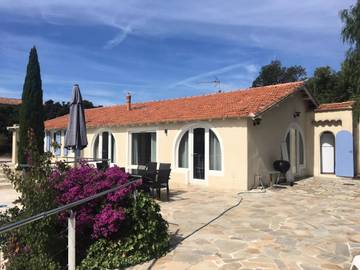 Villa pour 8 personnes, avec terrasse et piscine dans Le Lavandou