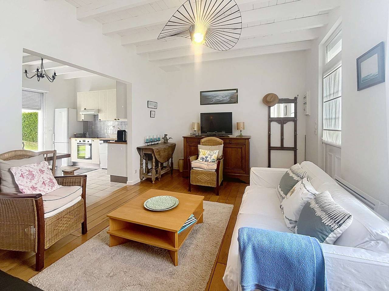 Encantadora villa con jardín, tranquila, a 200m de la playa y 1km del centro in Jullouville, Côte de la Déroute