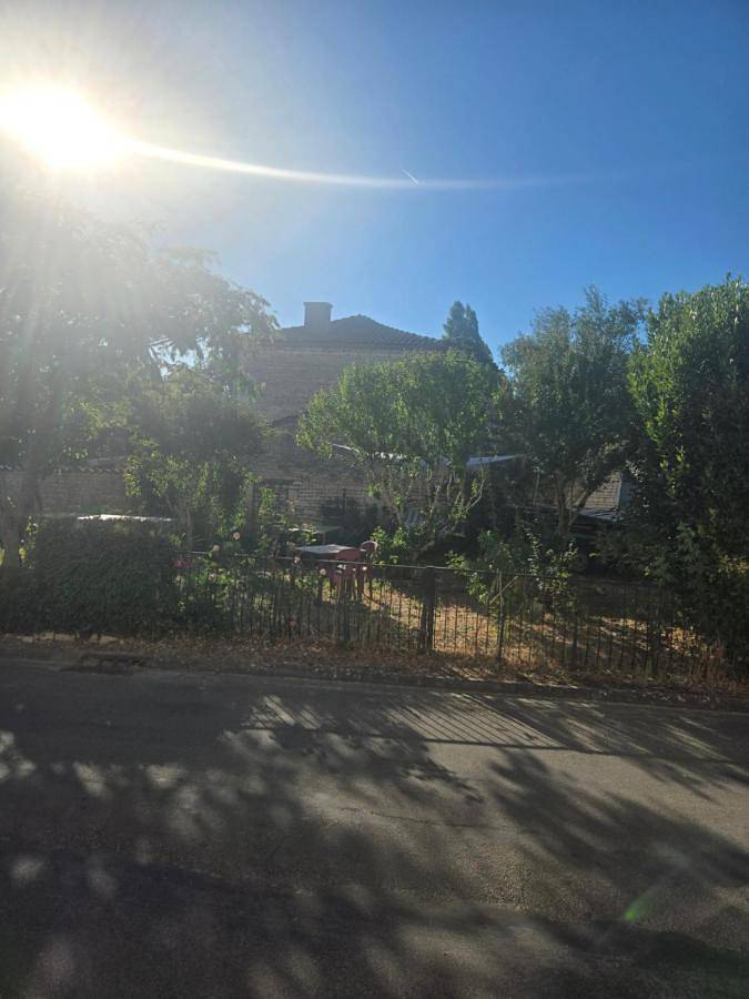 Location de vacances pour 6 personnes, avec Terrasse et Jardin à Échallat - 2
