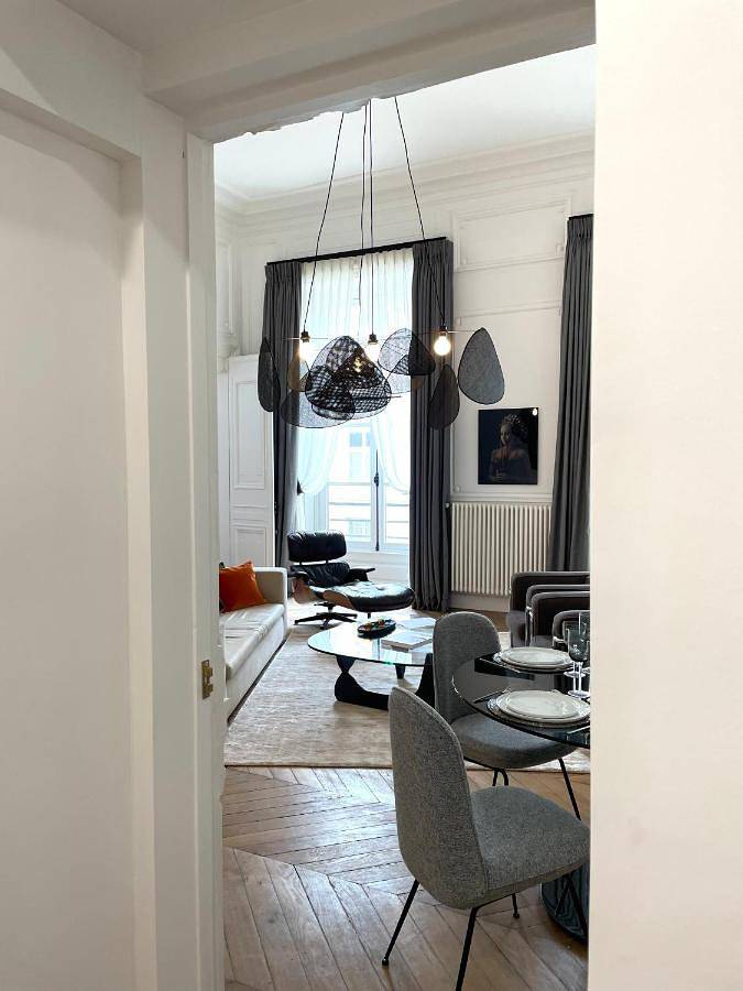 Appartement entier, Appartement Charles Le Brun, Face au Château de Versailles, avec parking privé in Versailles, Yvelines