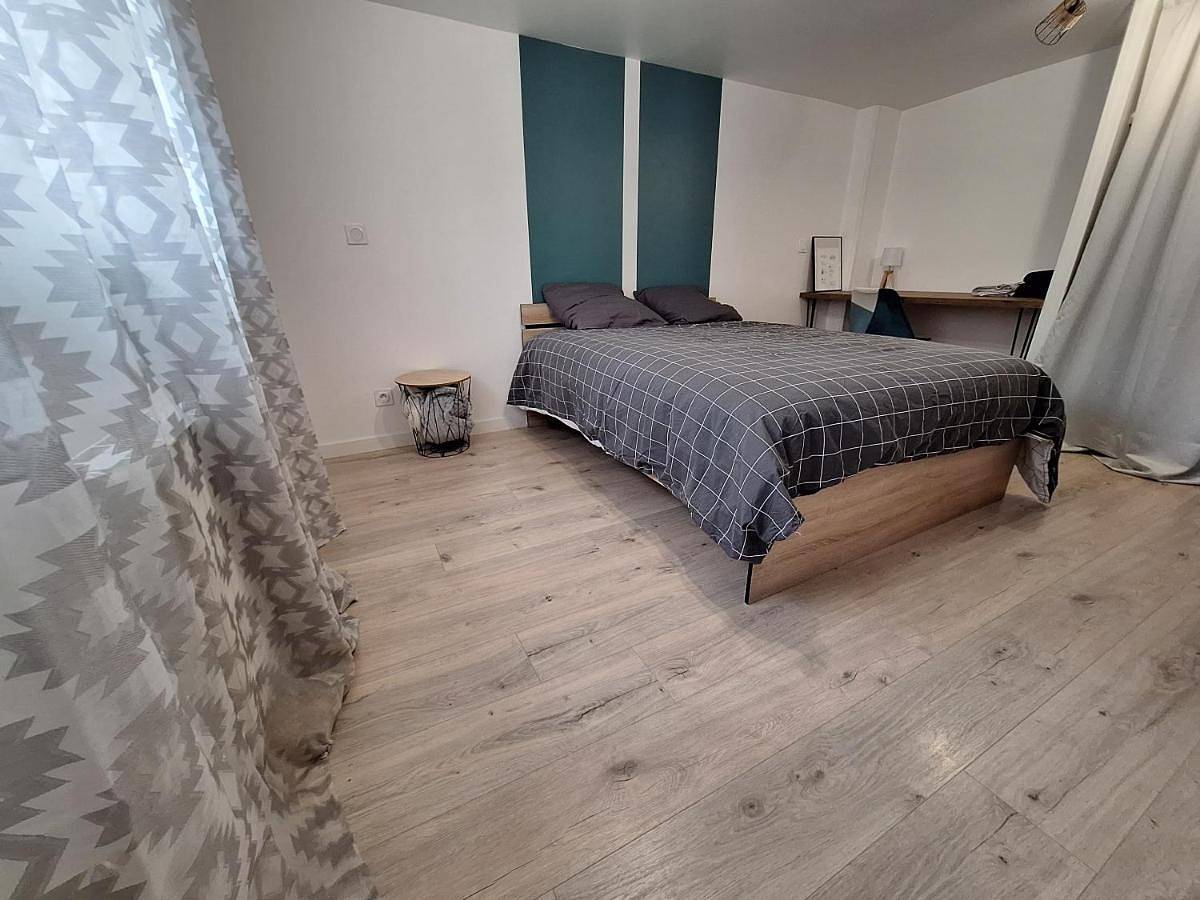 Appartement entier, One-Bedroom Apartment in Seyssinet-Pariset, Isère