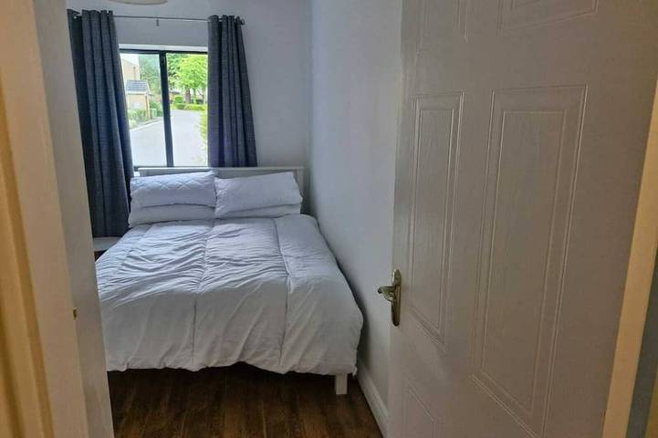 Ganze Wohnung, Geräumige helle moderne Wohnung mit Garten in Dublin, County Dublin