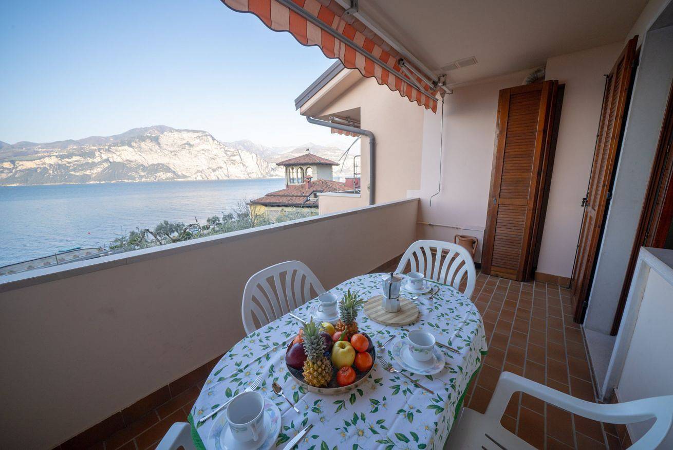Ganze Wohnung, Ferienwohnung für 5 Personen mit Seeblick in Brenzone, Gardasee-Berge