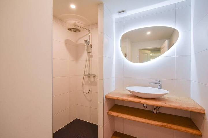 Location de vacances pour 6 personnes, avec terrasse ainsi que piscine et jardin à Saint-Médard-d'Excideuil - 4