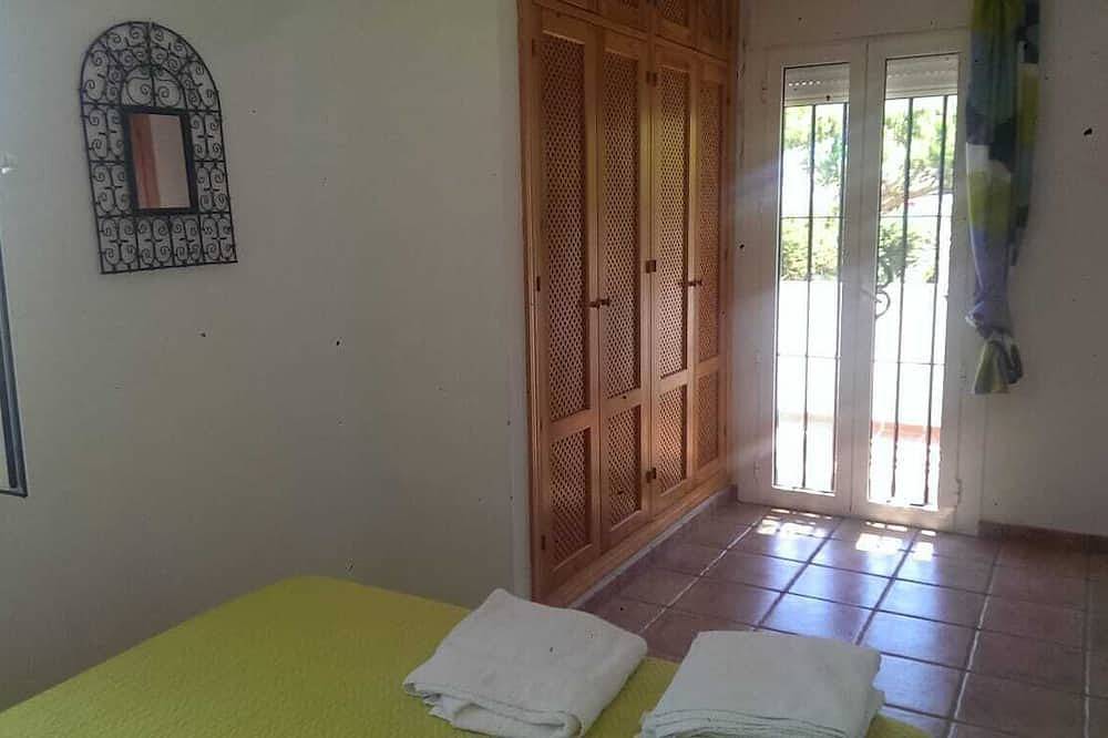 Casa con gran abertura jardín sobre la playa, 2 indépdts apartamentos, 8 a 12 pers in Cabo Trafalgar, Barbate