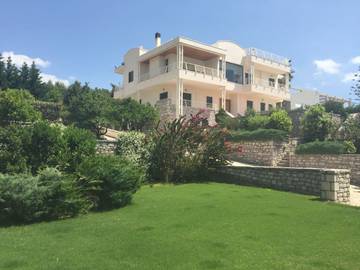 Gîte pour 6 personnes, avec vue et jardin dans Mikra Mandinia