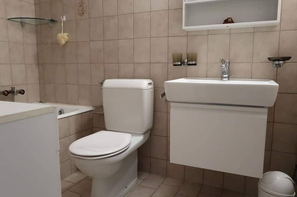 Apartamento entero, Acogedor apartamento para 4 personas con Wifi, Tv y patio in Fribourg, Cantón de Friburgo