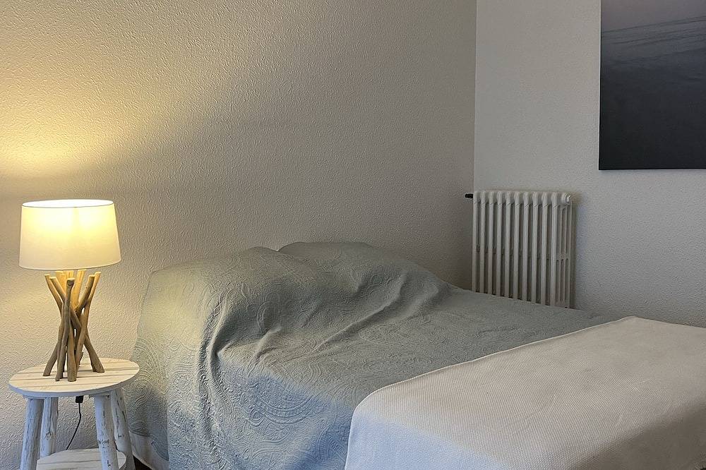 Ganze Wohnung, Appartment with sea view terrace located on the ground floor of a Basque house in Ciboure, Bayonne und Umgebung