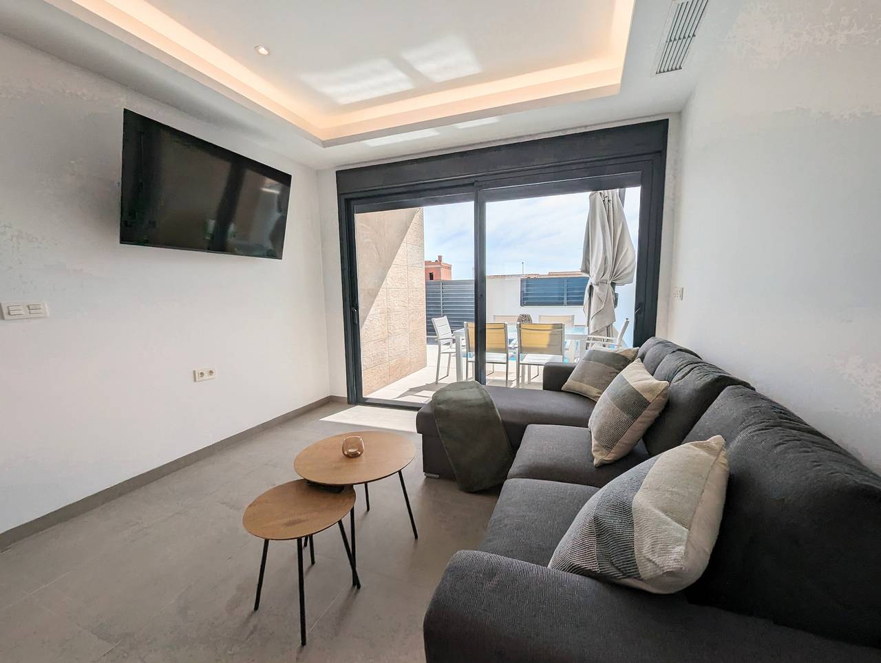 Villa « R-40-4 Obra Nueva au Centre » avec piscine privée, Wi-Fi et climatisation in Los Montesinos, Costa Blanca