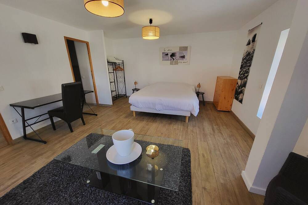 Entire apartment, Apartment-Premium-Ensuite with Shower-Terrace-4 pers Etage Ambleteuse in Ambleteuse, Boulogne-sur-Mer region