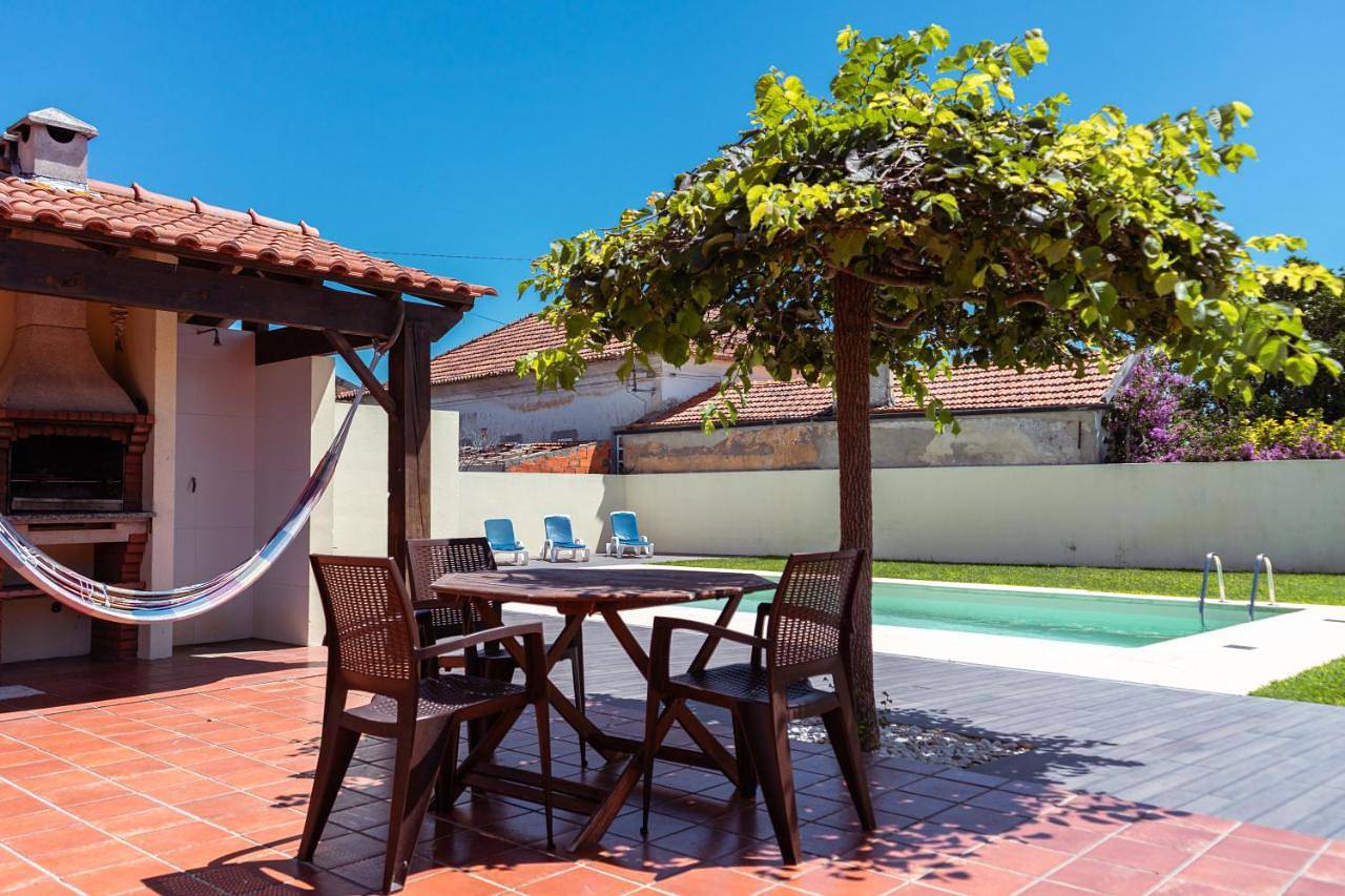 Retiro da Atafona Beach Pool House Yellow in Estarreja, Distrito de Aveiro