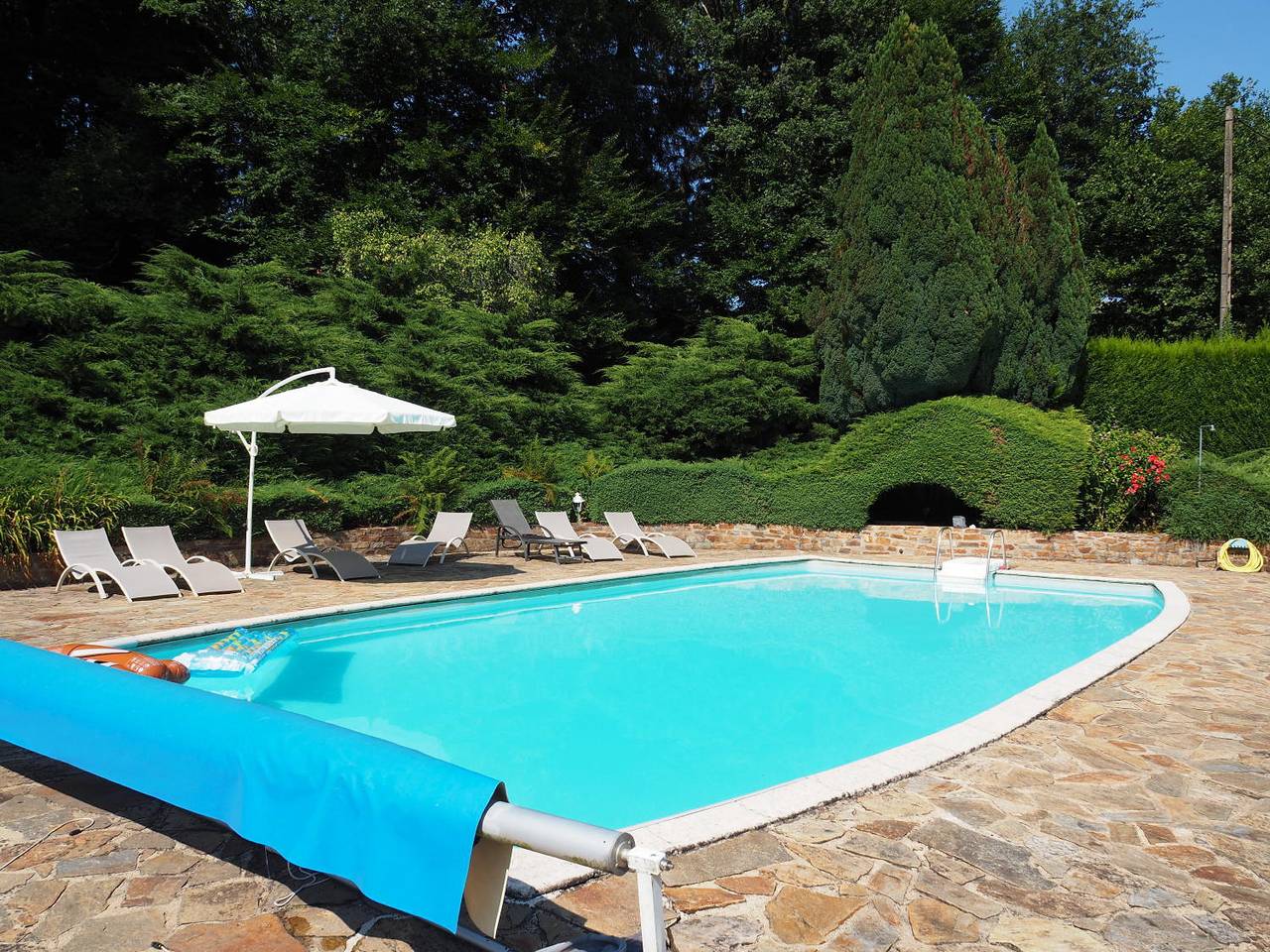 Gîte pour 4 personnes avec piscine in Saint-Léonard-de-Noblat, Région de Limoges