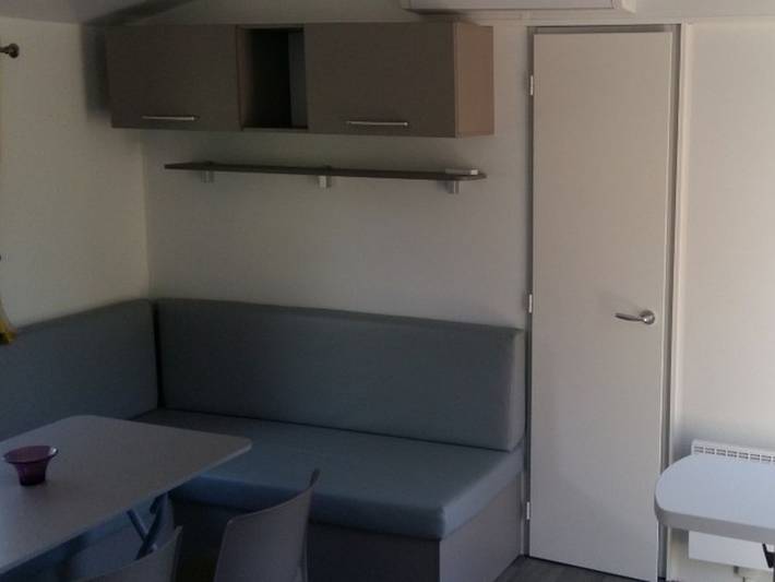 Camping pour 6 personnes, avec piscine et terrasse dans la Loire - 4