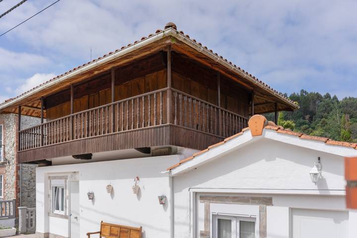 Appartement entier, Appartement « La Casona De Carcedo 1 » sous un hórreo asturien in Soto del Barco, Côte Cantabrique