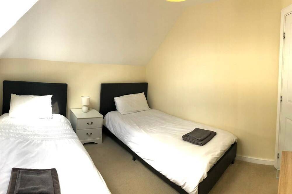 Cosy Eco cottage Cirencester,Capital of the Cotswolds,bibury close pet frendly in Cirencester, Gloucestershire