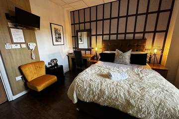 B&b for 23 People in The Cotswolds, South East England, Photo 4