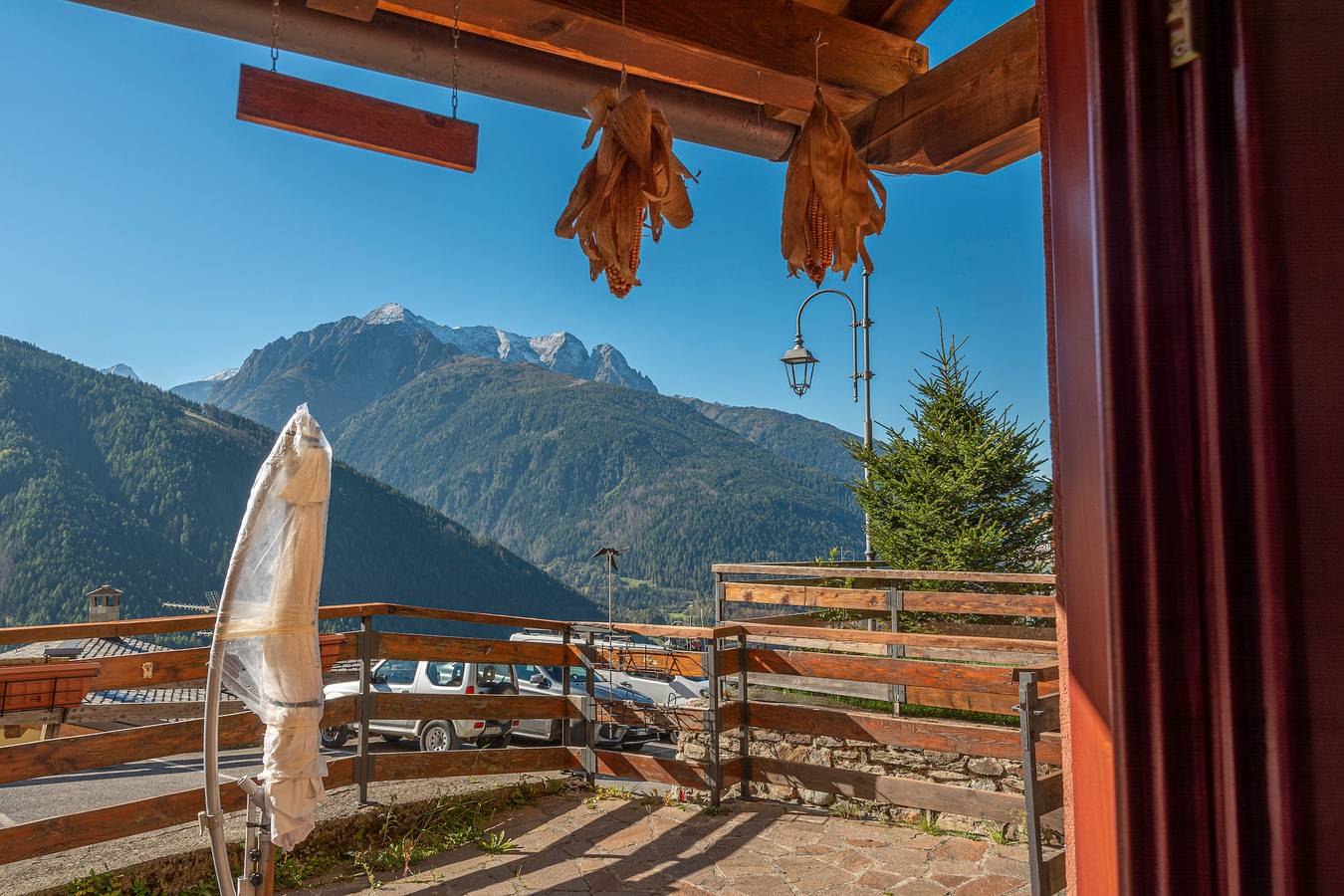 Appartamento intero, Appartamento la ruota - skibus e terrazza in Villa Dalegno, Temù