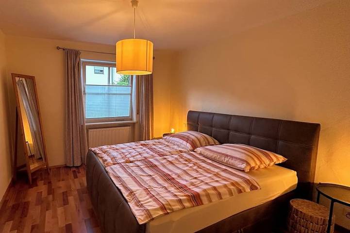 Ganze Wohnung, Ferienwohnung mit Terrasse und Garten in Piding, Berchtesgadener Alpen