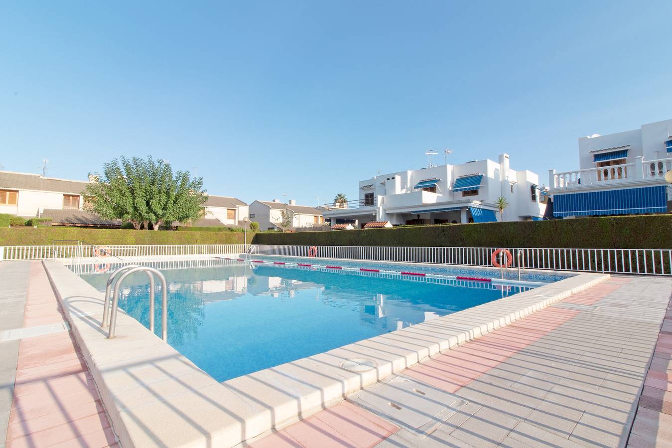 Global Properties: Adosado con piscina en la playa de Canet in Canet de Berenguer, Costa de Valencia