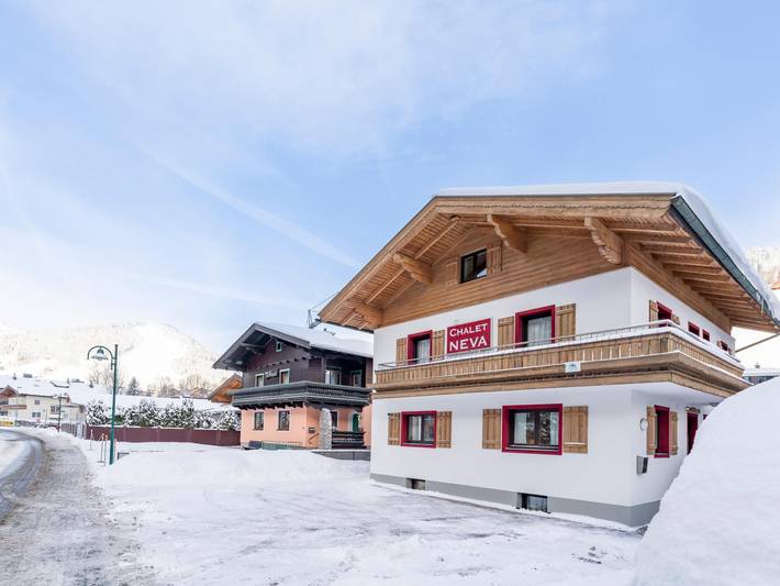 Chalet voor 20 personen, with Balkon and Tuin as well as Sauna in Saalbach