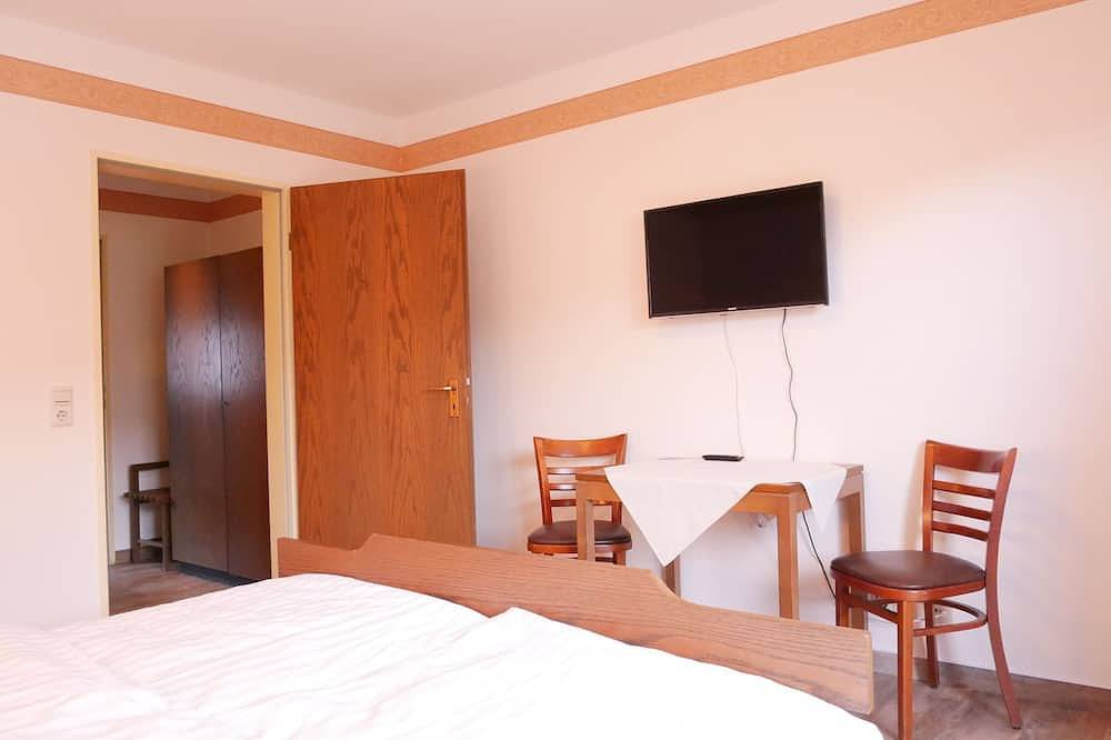 Apartamento inteiro, Double room with shower and Wc in Buhlertal, Central Black Forest