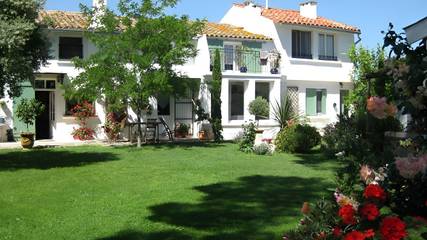 Gîte pour 4 personnes, avec balcon et sauna ainsi que jardin et piscine à Saint-Laurent-d'Aigouze