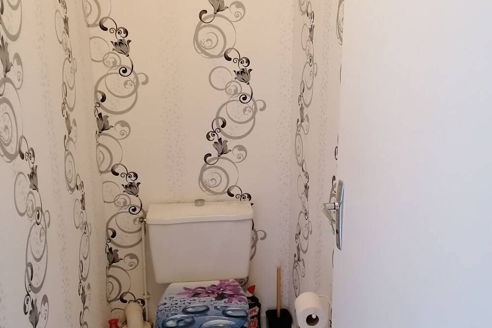 A whole floor just for you in our home in Chaumont, Haute-Marne