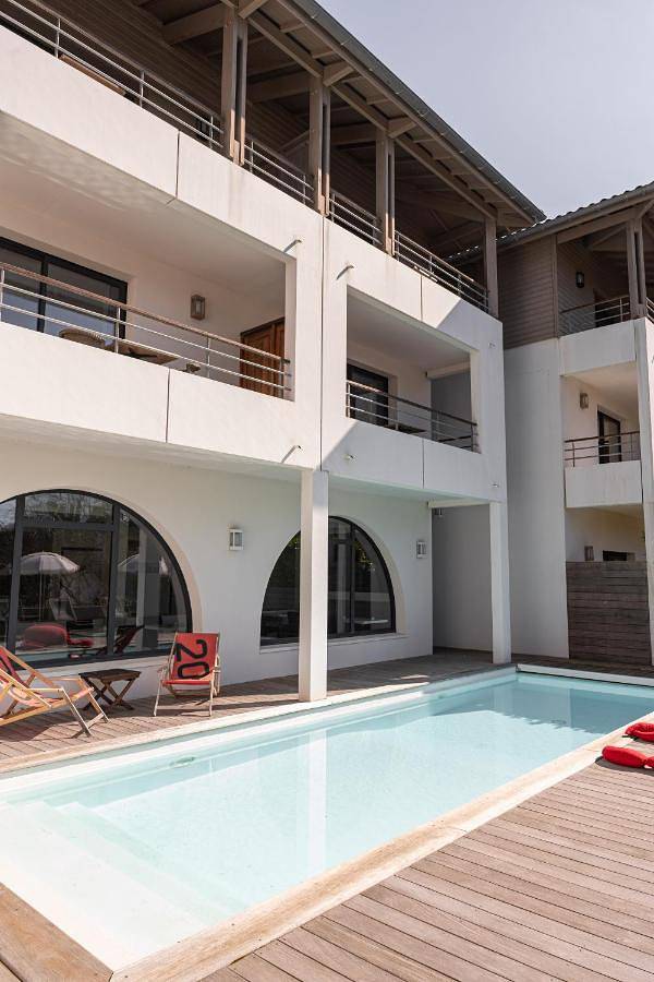 Hôtel pour 2 personnes, avec terrasse et piscine ainsi que jardin et sauna