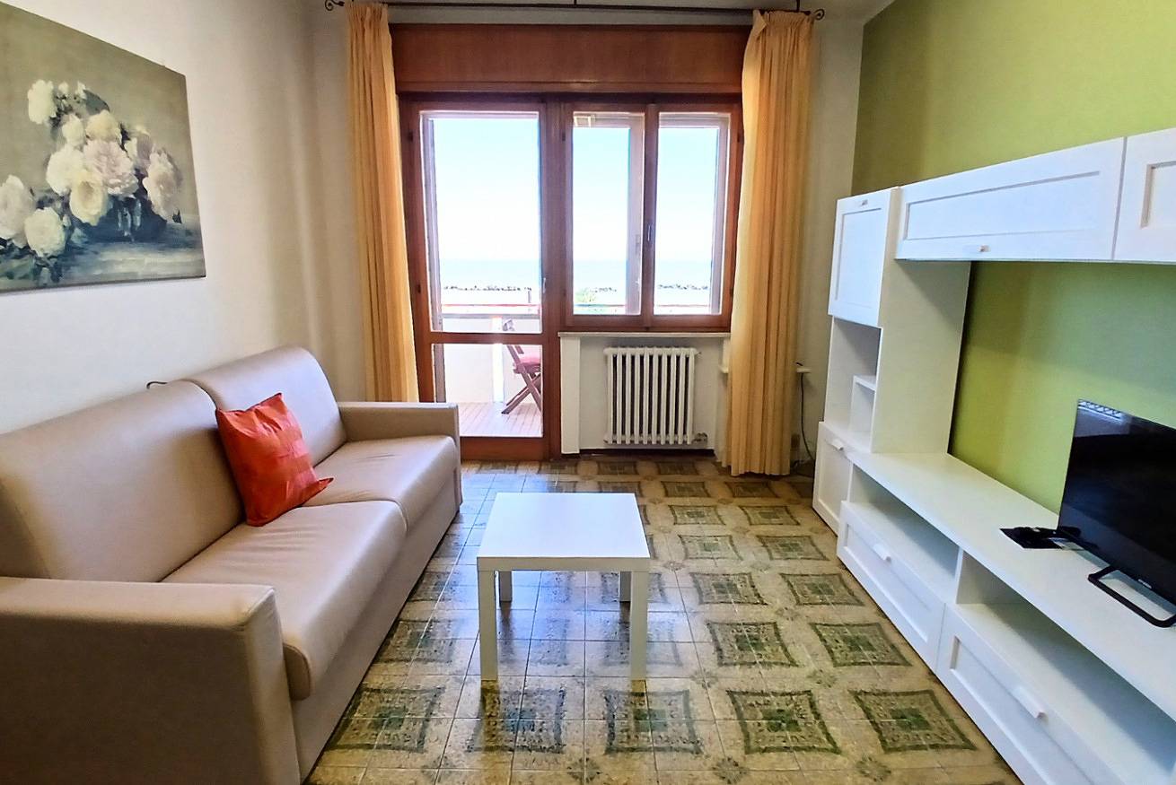 Ganze Wohnung, Ferienwohnung für 6 Personen mit Balkon/Terrasse in Torre Pedrera, Rimini Provinz